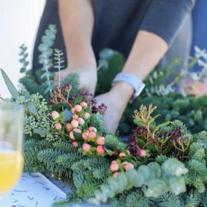 Greer S Oc Wreath Decorating Class On The Ocean Lawn At Montage
